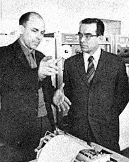 Anatoly Stogniy (left) with Victor Glushkov